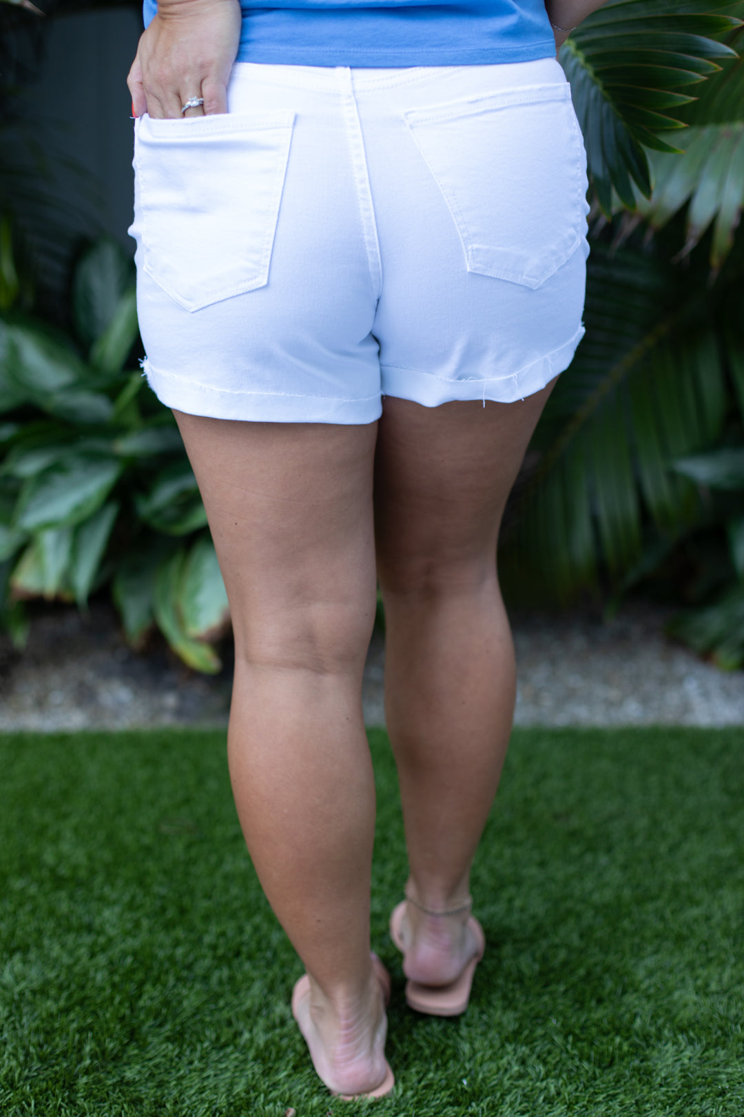 Kut from the Kloth Jane High Rise Rolled Shorts in Optic White