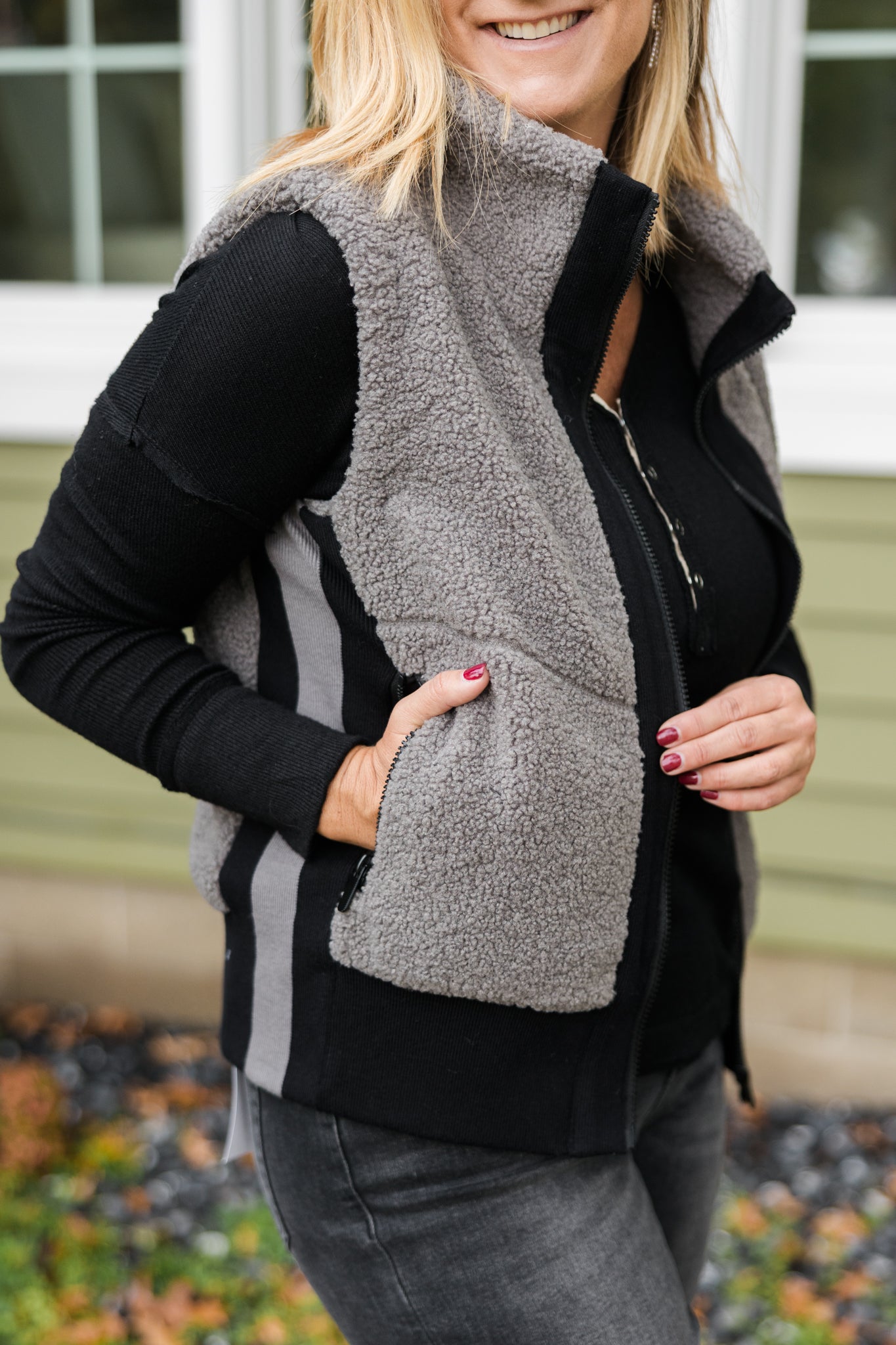 Vivi Sherpa Vest