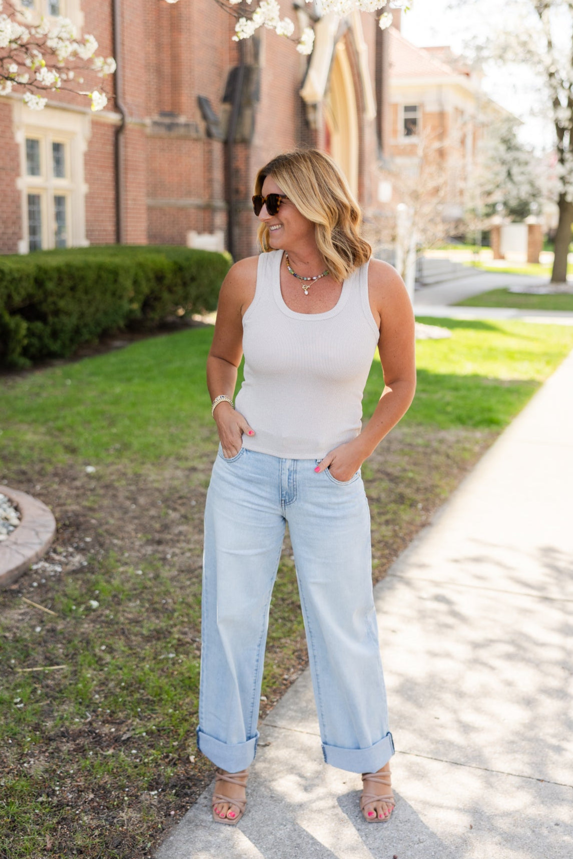 Kut from the Kloth Gwen High Rise Cuffed Jeans - Meaning | FINAL SALE