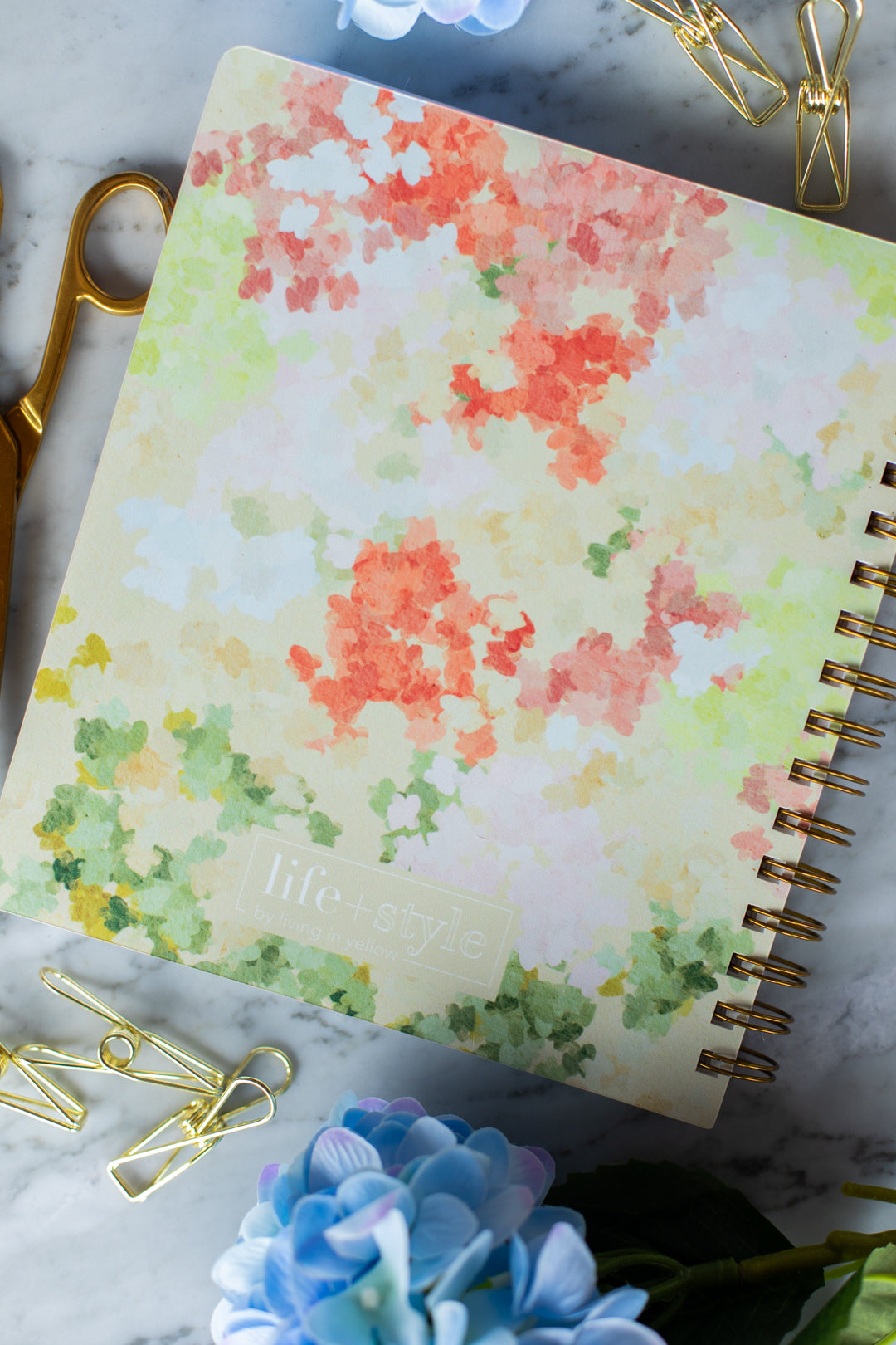 2027 Life + Style Weekly Planner: Painted Garden