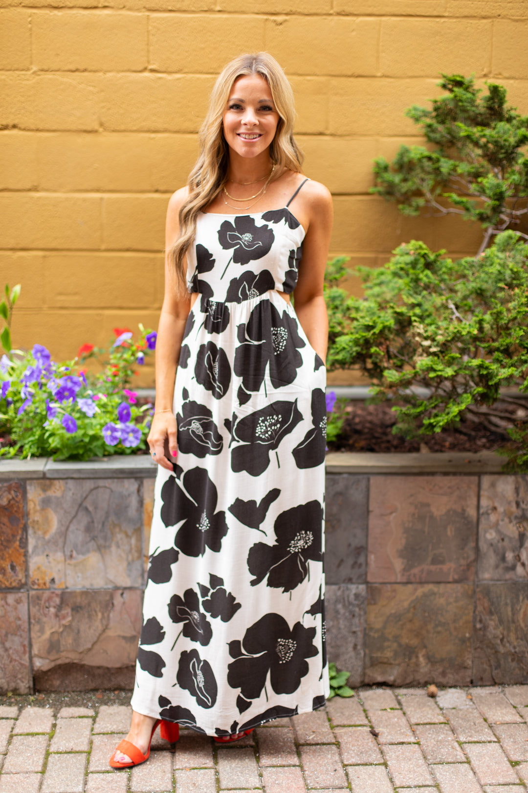 Load image into Gallery viewer, Tracy Floral Cut Out Dress
