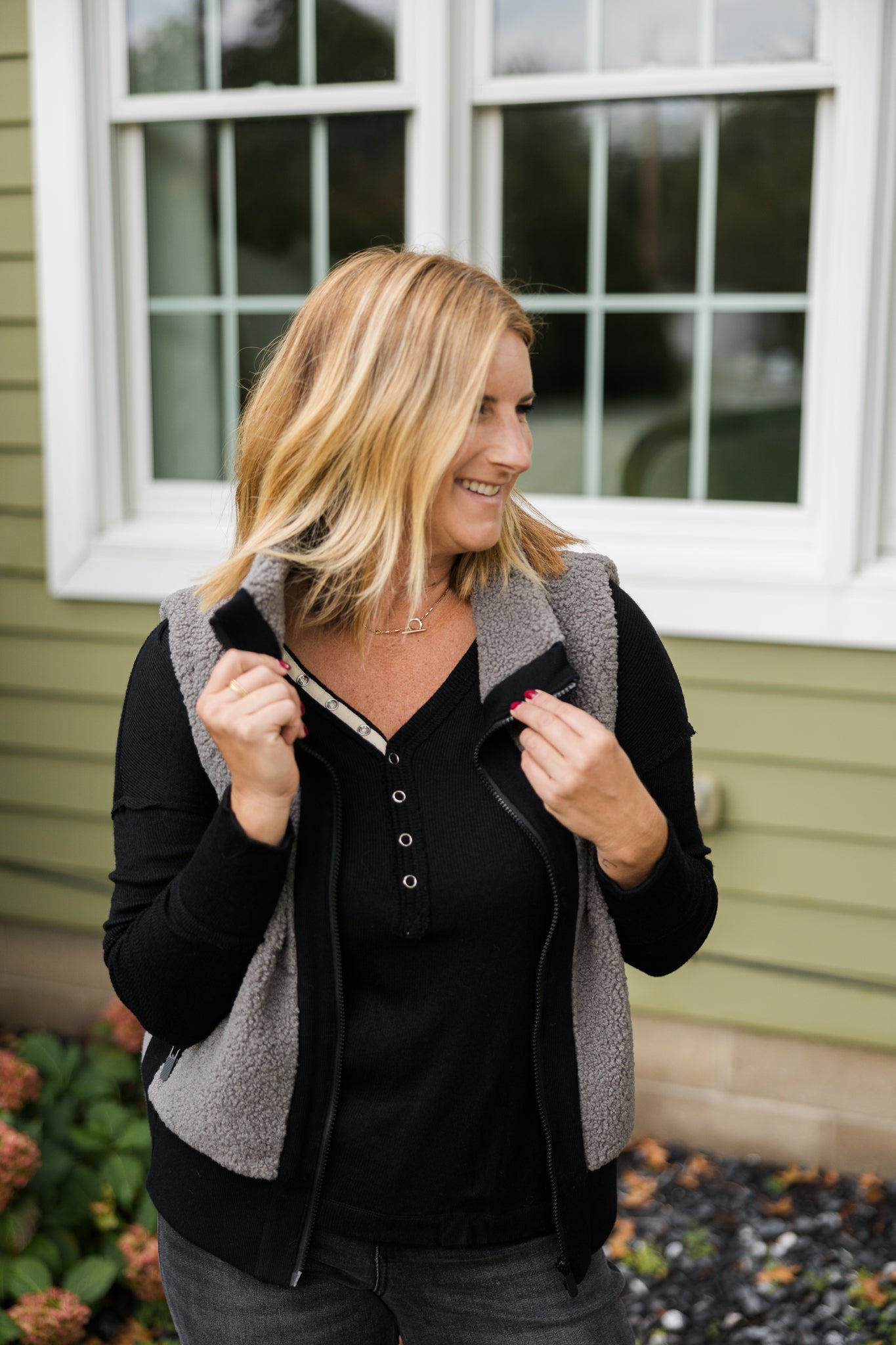 Vivi Sherpa Vest