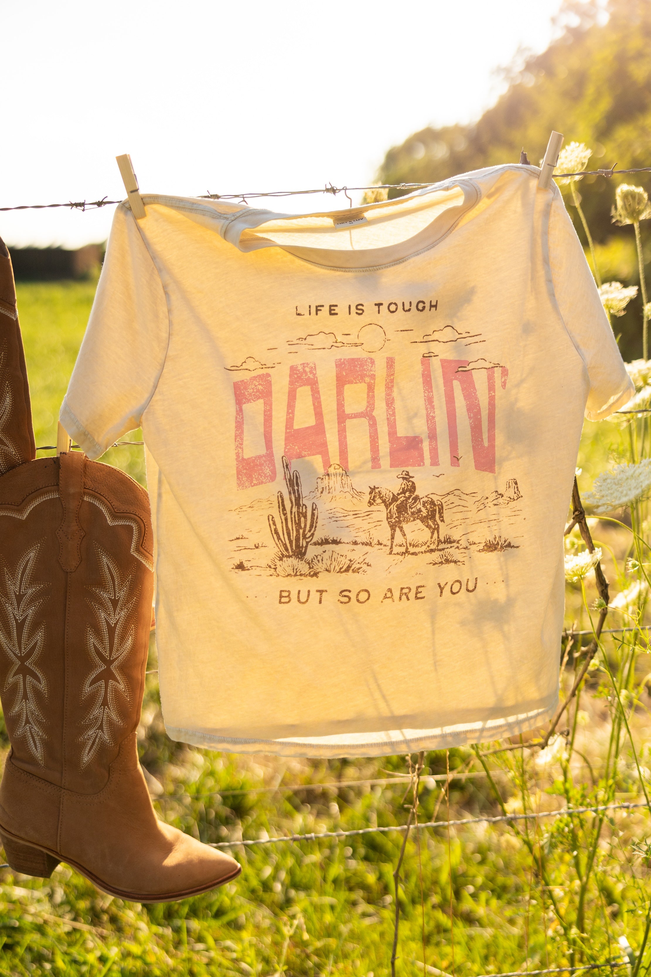 Darlin' Graphic Tee
