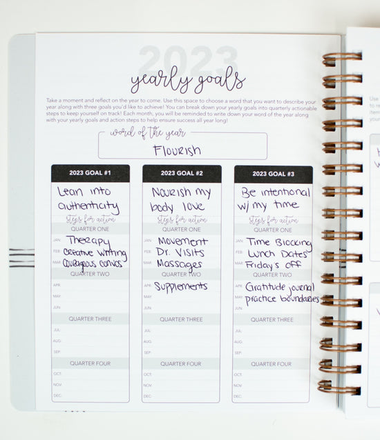 2023 Life + Style Weekly Planner: The Claire
