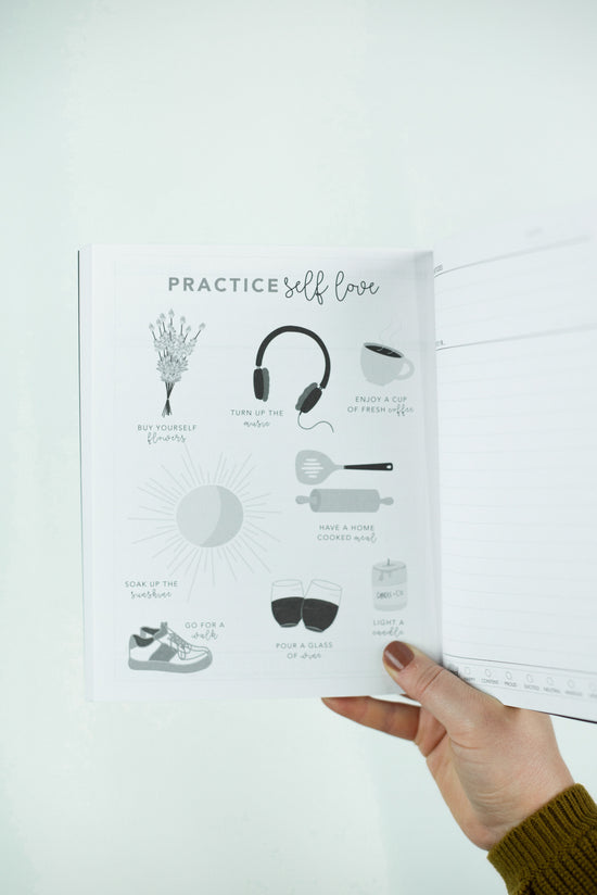 6 Month Currently I'm Gratitude Journal: Moon & Stars