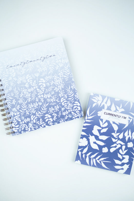 Load image into Gallery viewer, 6 Month Currently I&amp;#39;m Gratitude Journal: Blue Floral
