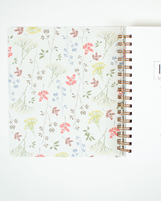 2023 Life + Style Weekly Planner: The Claire