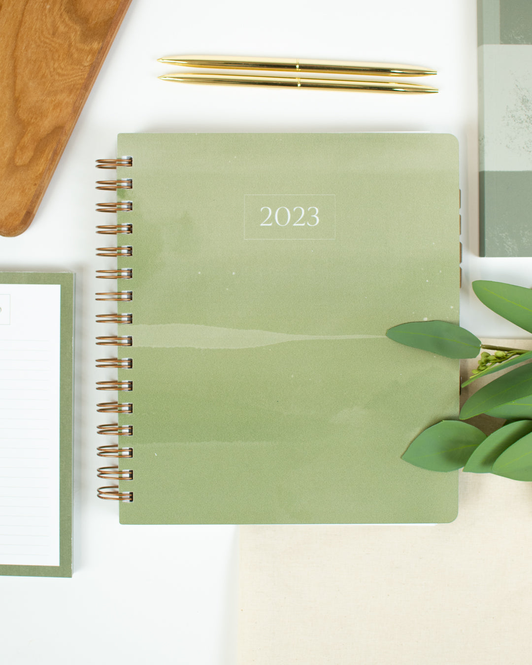 2023 Life + Style Weekly Planner: The Jennifer